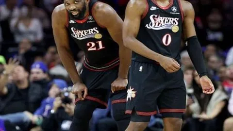 揭秘对决：雄鹿主场激战残阵森林狼，战局风云再起！