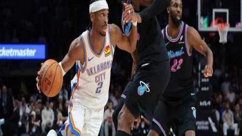 王大雷与女儿温馨共舞，韦世豪点赞‘萌态’，网友感慨‘父女情深’