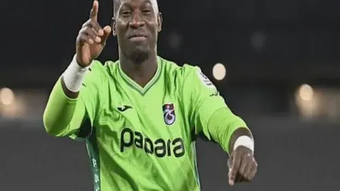 曼联球星B费面临离队传闻，解约金高达5700万镑，红魔生涯或画上句号